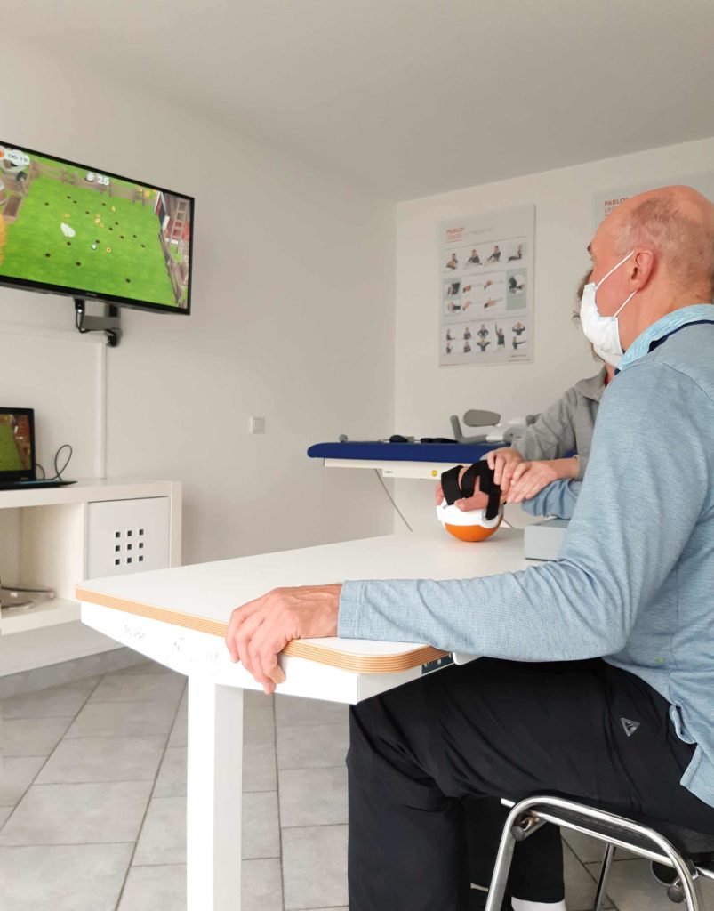 Training der rechten Hand mit dem Pablo