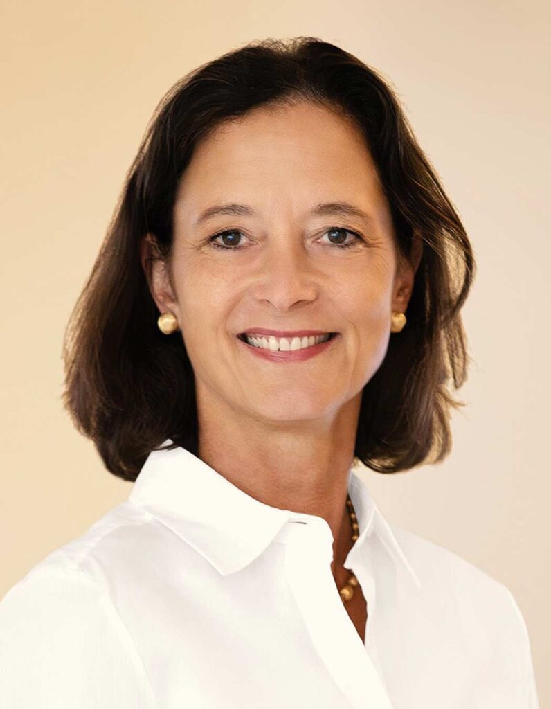 Chantal Schmidt – Geschäftsführerin in der Logopädisch-interdisziplinäres TherapieZentrum Dr. Middeldorf GmbH, kurz: LogoZentrum Lindlar